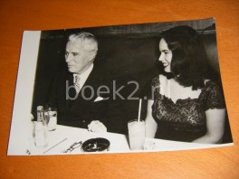 Original photo of Charlie Chaplin and his wife Oona O`Neil [Chaplin Goes To Town]